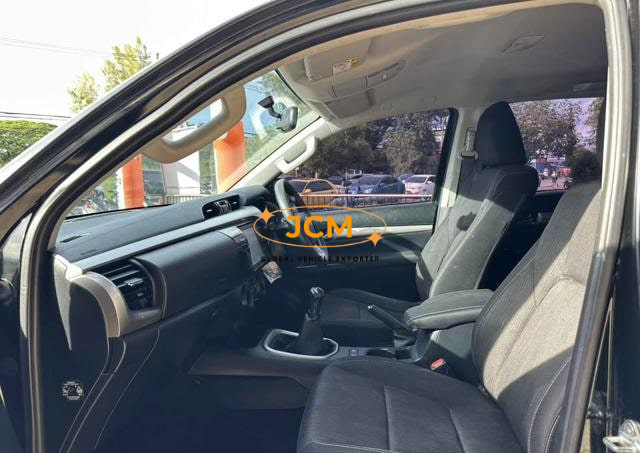 
								2020 TOYOTA HILUX 2.4 E REVO DOUBLE CAB full									