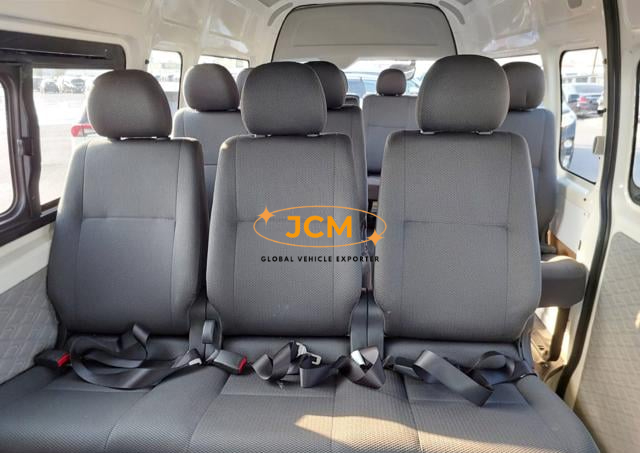 
								2015 TOYOTA HIACE COMMUTER full									
