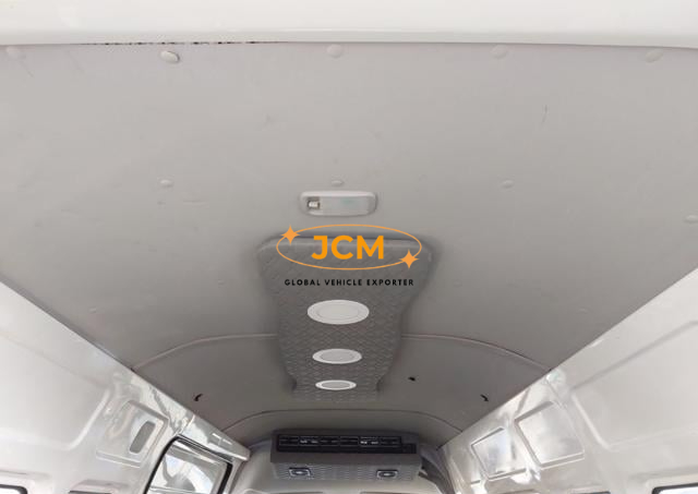
								2015 TOYOTA HIACE COMMUTER full									