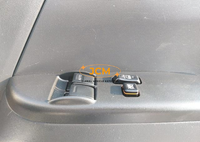 
								2015 TOYOTA HIACE COMMUTER full									
