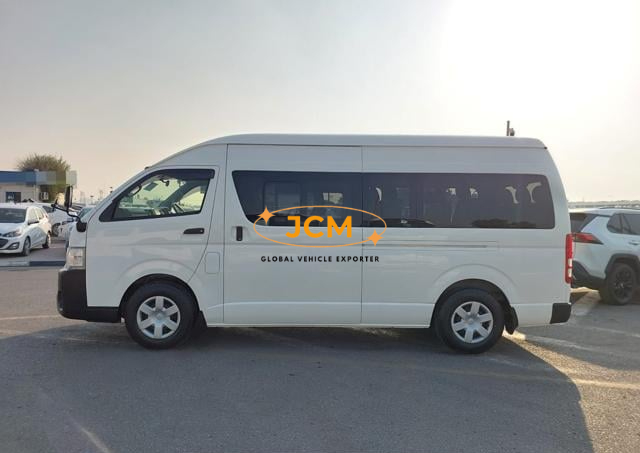 
								2015 TOYOTA HIACE COMMUTER full									