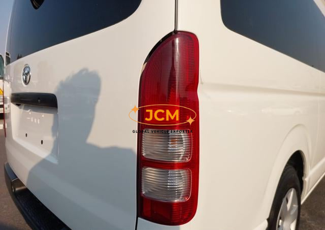 
								2015 TOYOTA HIACE COMMUTER full									