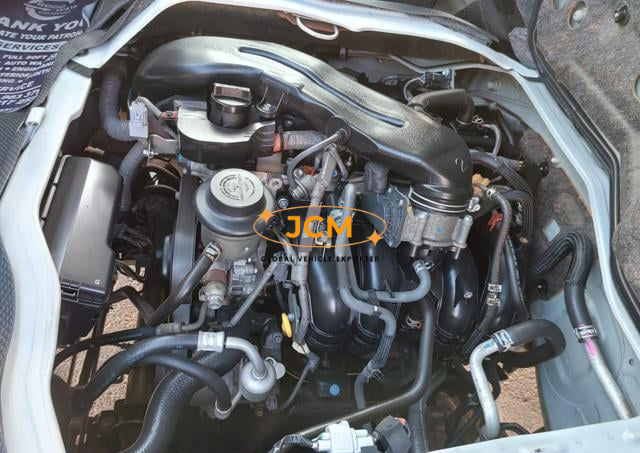 
								2015 TOYOTA HIACE COMMUTER full									