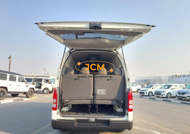 
								2015 TOYOTA HIACE COMMUTER full									