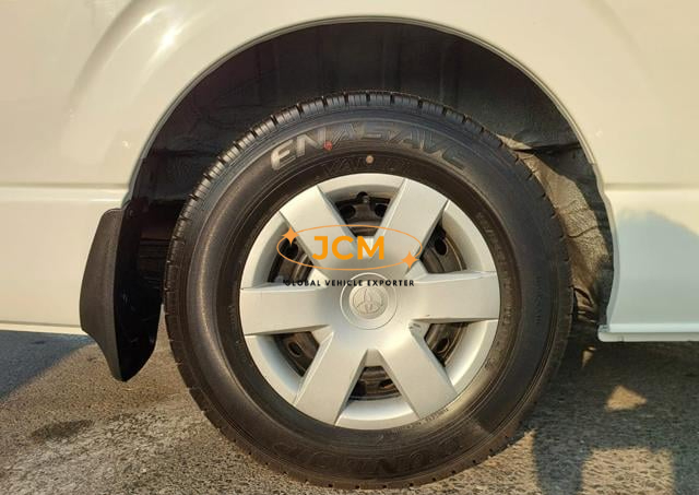 
								2015 TOYOTA HIACE COMMUTER full									