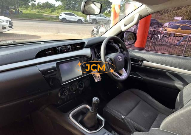 
								2020 TOYOTA HILUX 2.4 E REVO DOUBLE CAB full									