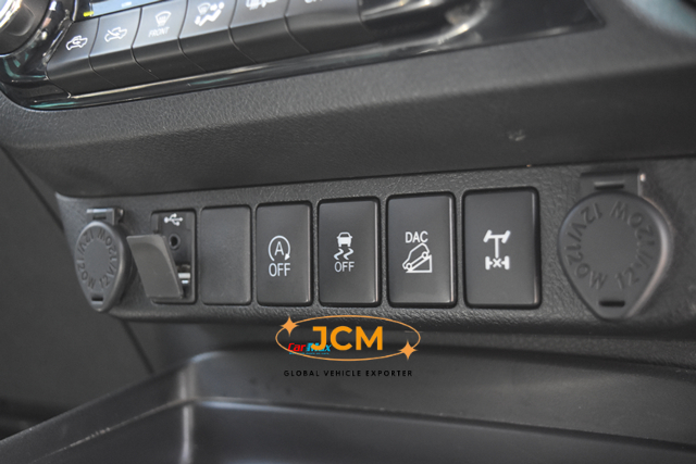 
								2018 TOYOTA HILUX DOUBLE CABIN full									