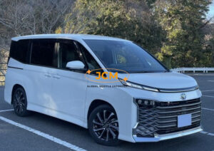 2022 TOYOTA VOXY ZWR90W HYBRID 2WD