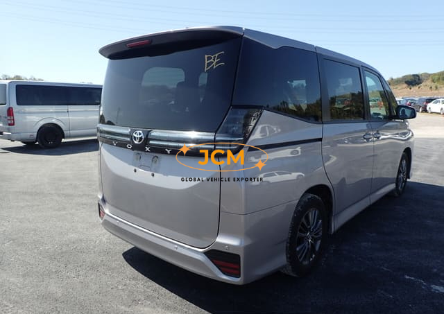 
								2023 TOYOTA VOXY S-G full									
