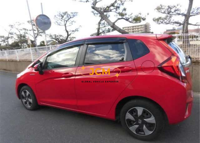 
								2016 HONDA FIT HYBRID DAA-GP5 full									
