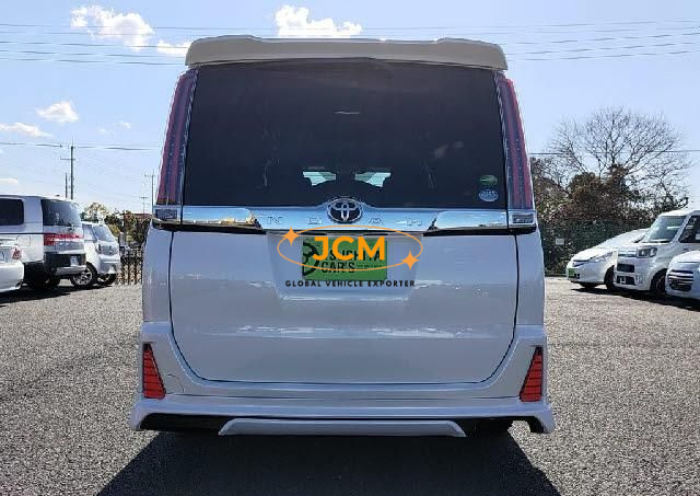 
								2018 TOYOTA NOAH DBA-ZRR80W 2WD full									