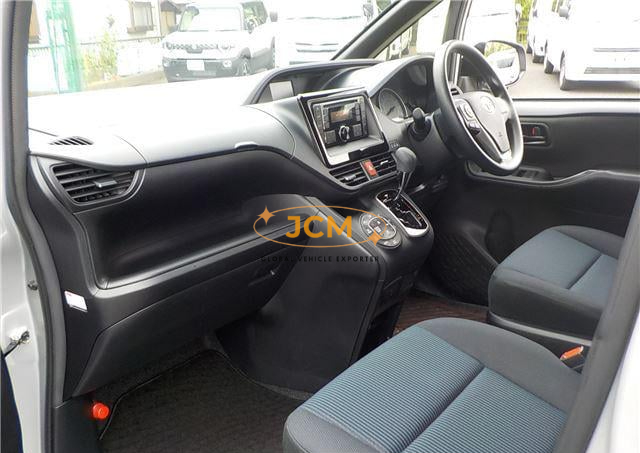 
								2021 TOYOTA NOAH full									