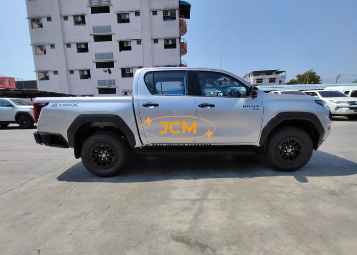 
								2026 TOYOTA HILUX TRAVO PREMIUM DOUBLE CAB 2.8 4WD MT full									