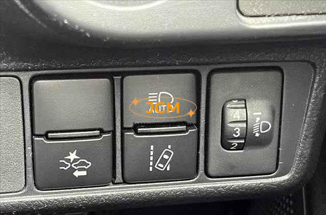 
								2018 TOYOTA COROLLA FIELDER full									