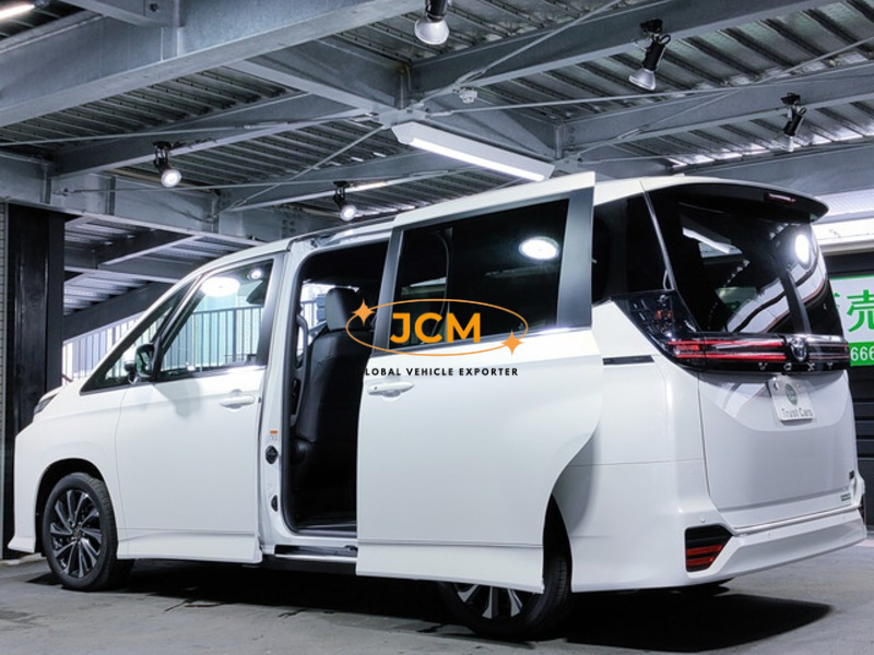 
								2023 TOYOTA VOXY ZWR90W full									