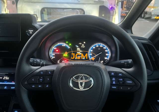 
								2025 TOYOTA NOAH 6AA-ZWR90W full									