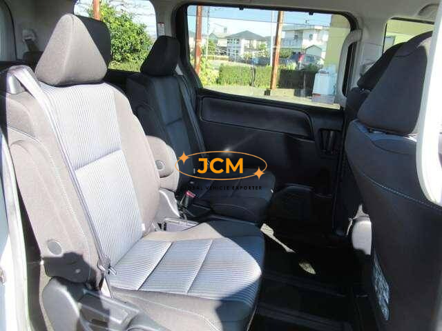 
								2014 TOYOTA VOXY full									