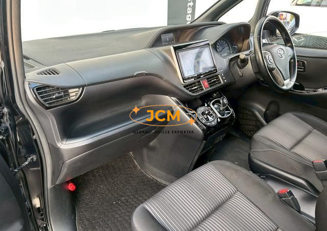 
								2017 TOYOTA VOXY DAA-ZWR80W HYBRID full									