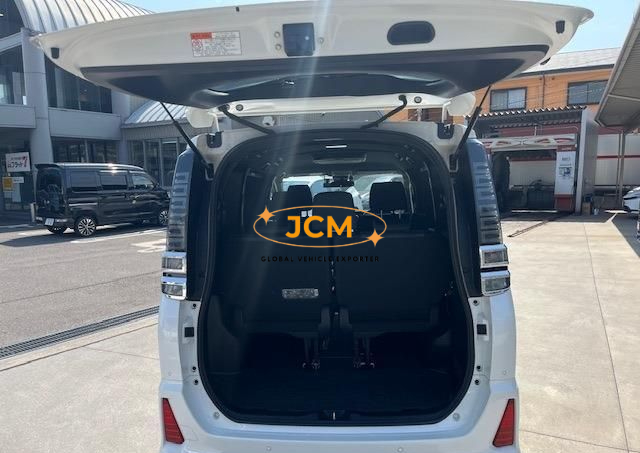 
								2020 TOYOTA VOXY ZWR80W full									