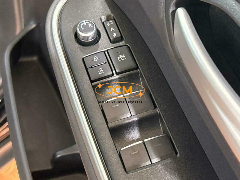 
								2022 TOYOTA VOXY ZWR95W full									