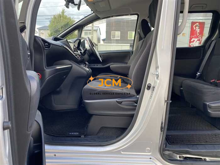 
								2015 TOYOTA VOXY full									