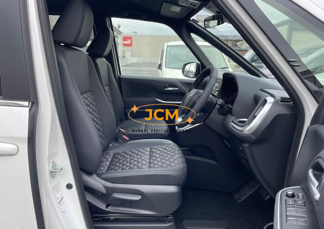 
								2025 TOYOTA VOXY 6AA-ZWR90W full									