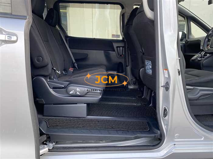 
								2015 TOYOTA VOXY full									