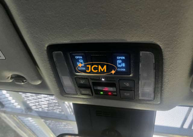 
								2025 TOYOTA NOAH 6AA-ZWR90W full									
