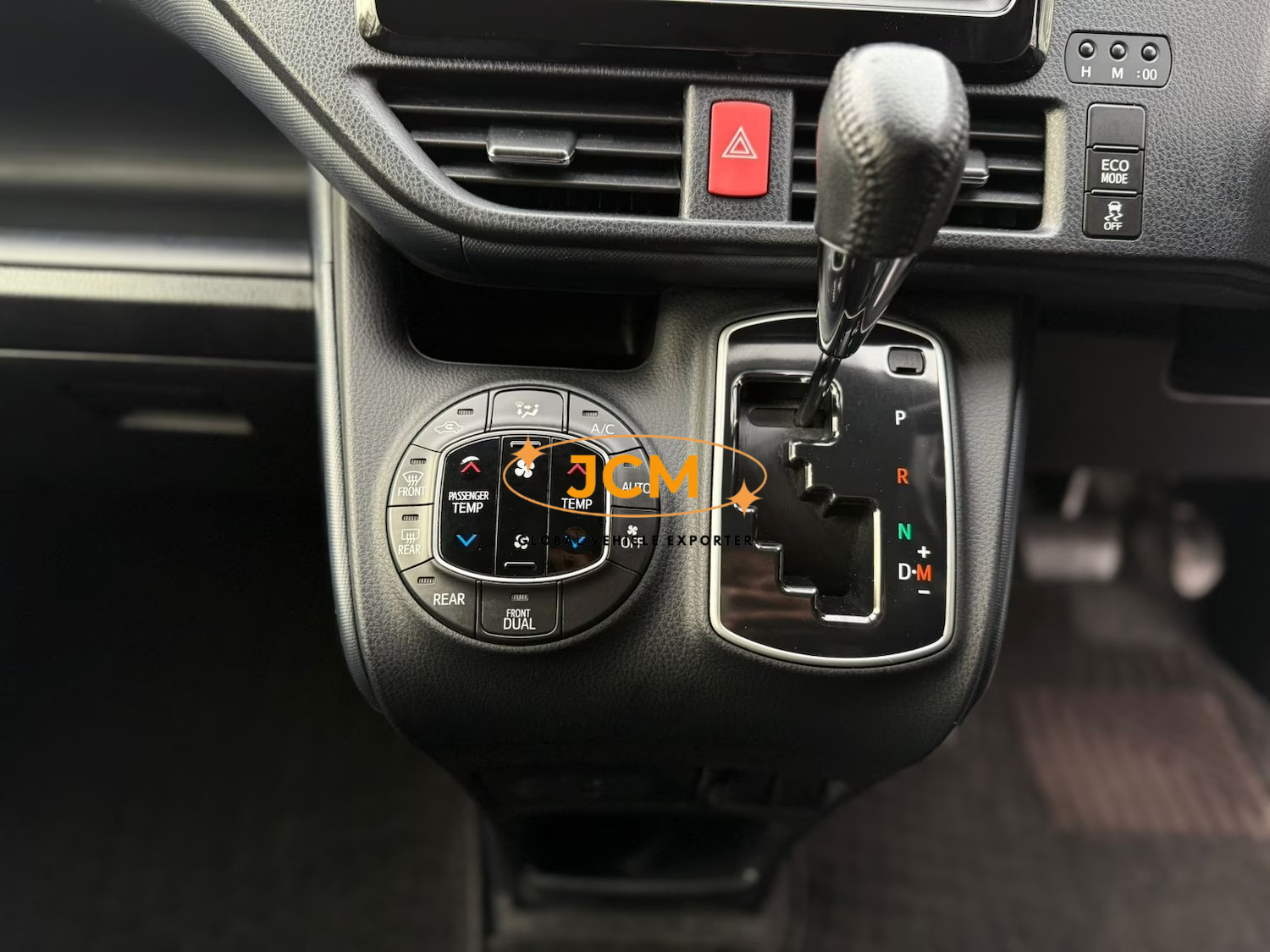 
								2014 TOYOTA NOAH 2.0L full									