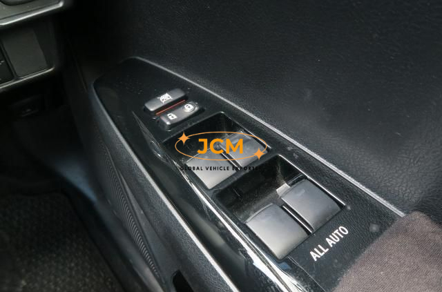 
								2018 TOYOTA COROLLA FIELDER DAA-NKE165G 2WD full									