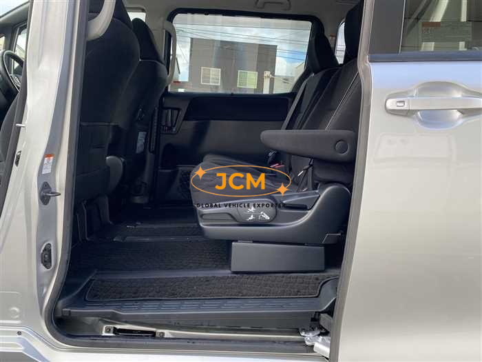 
								2015 TOYOTA VOXY full									