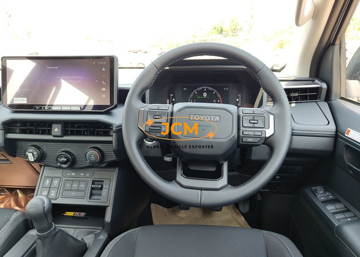 
								2026 TOYOTA HILUX TRAVO PREMIUM DOUBLE CAB 2.8 4WD MT full									
