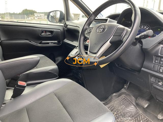 
								2021 TOYOTA NOAH 1.8 SI WXB HYBRID full									
