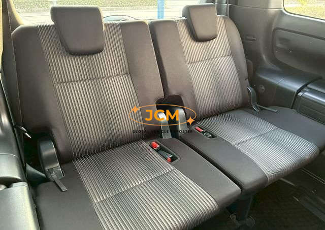 
								2017 TOYOTA VOXY DAA-ZWR80W HYBRID full									