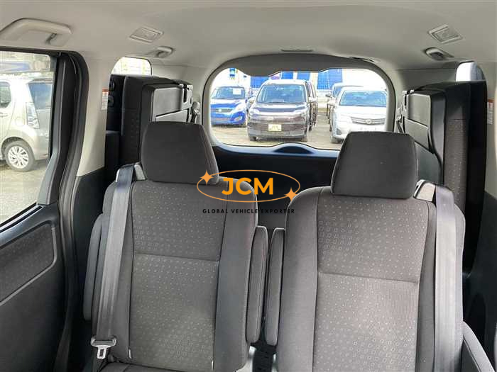 
								2015 TOYOTA VOXY full									