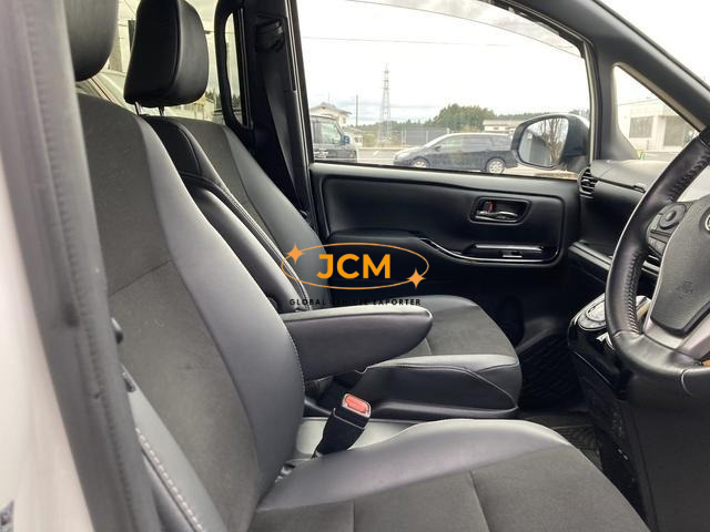 
								2021 TOYOTA NOAH 1.8 SI WXB HYBRID full									