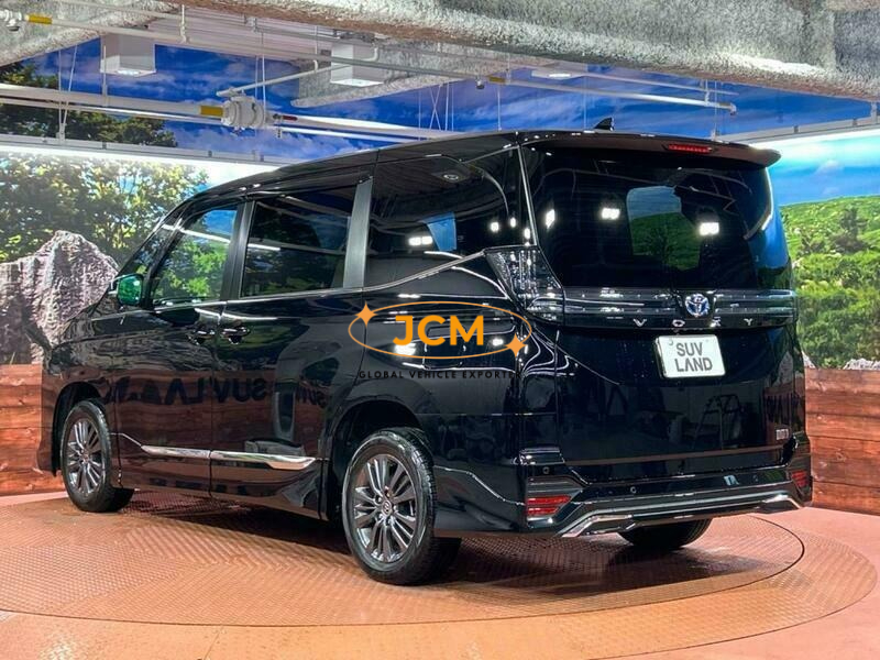 
								2022 TOYOTA VOXY ZWR95W full									