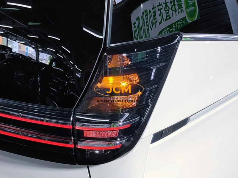 
								2023 TOYOTA VOXY ZWR90W full									