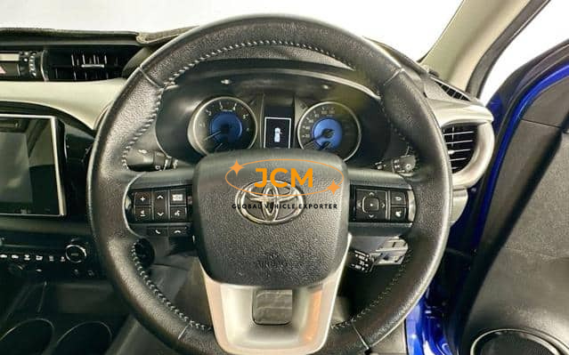 
								2017 TOYOTA HILUX 2.8 AT 4WD full									