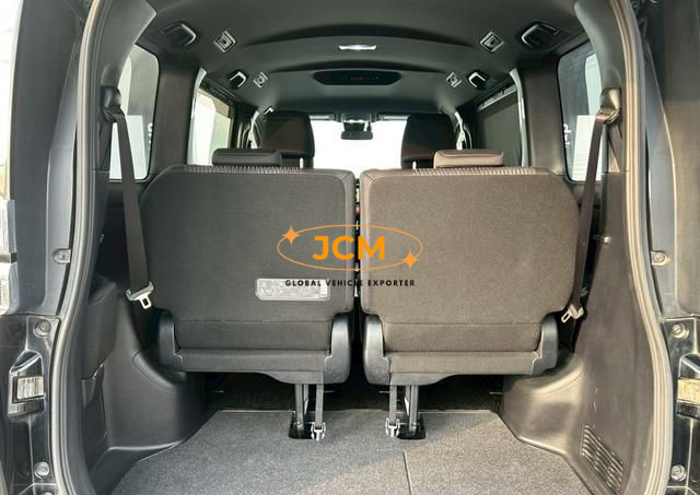
								2017 TOYOTA VOXY DAA-ZWR80W HYBRID full									