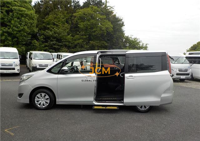 
								2021 TOYOTA NOAH full									