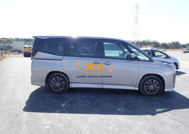 
								2023 TOYOTA VOXY S-G full									