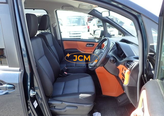 
								2014 TOYOTA VOXY ZS full									
