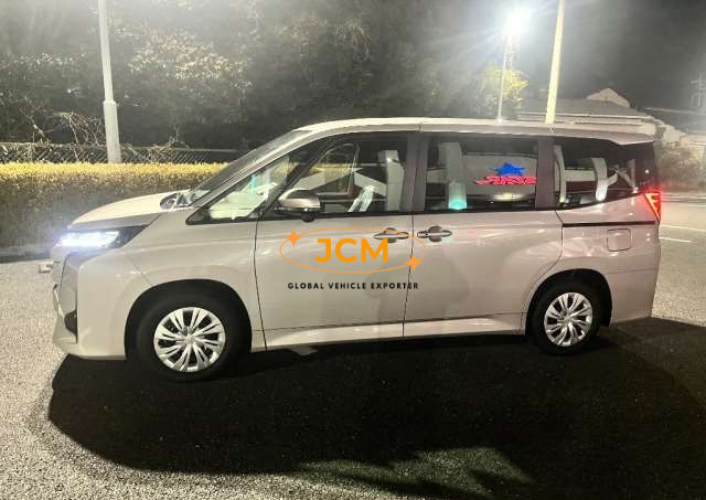 
								2025 TOYOTA NOAH 6AA-ZWR90W full									