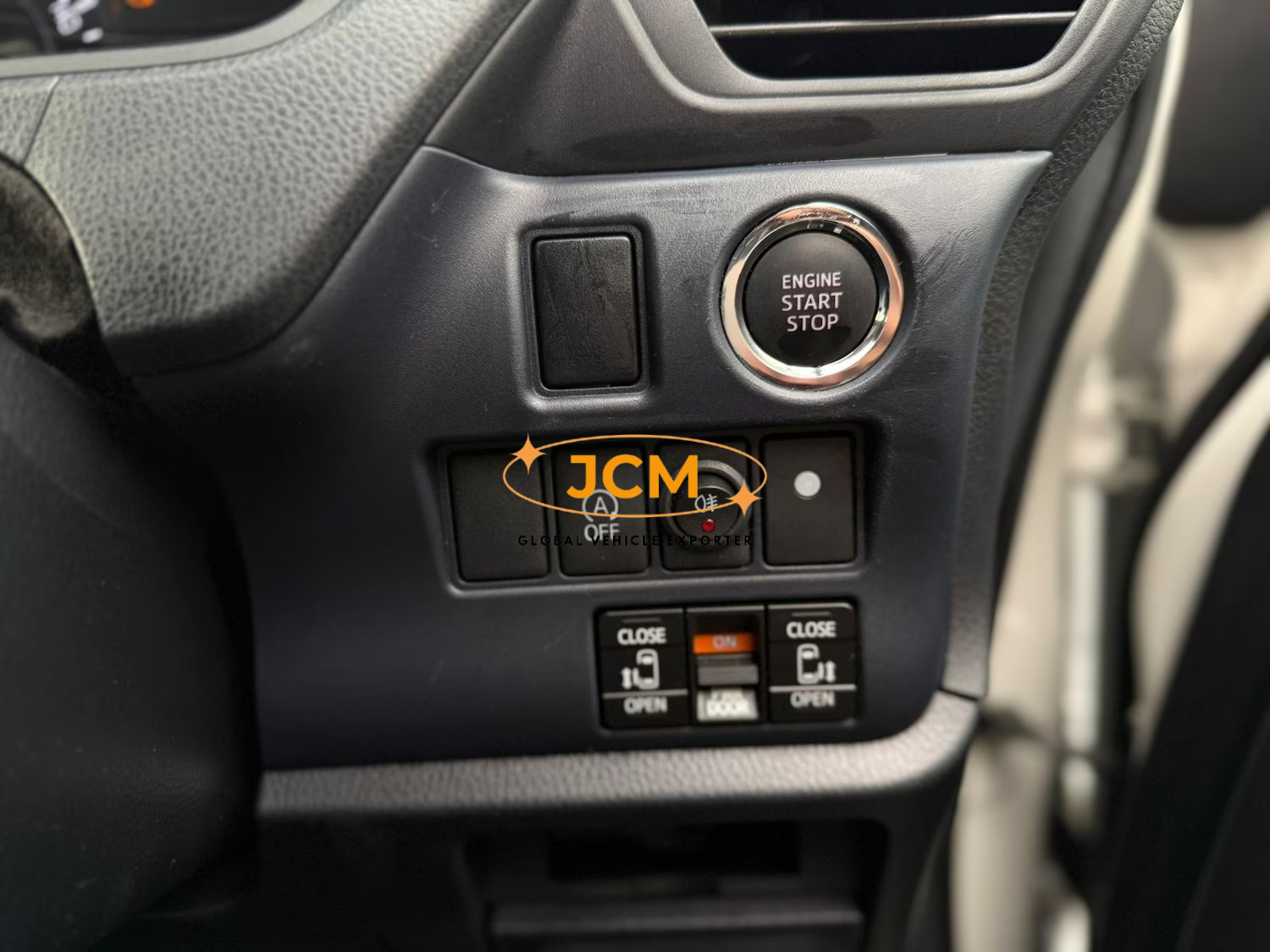 
								2014 TOYOTA NOAH 2.0L full									