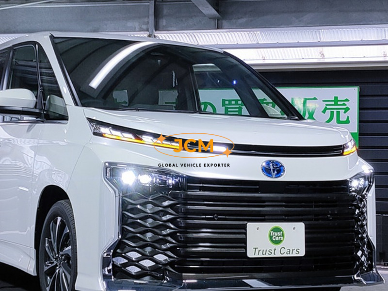 
								2023 TOYOTA VOXY ZWR90W full									