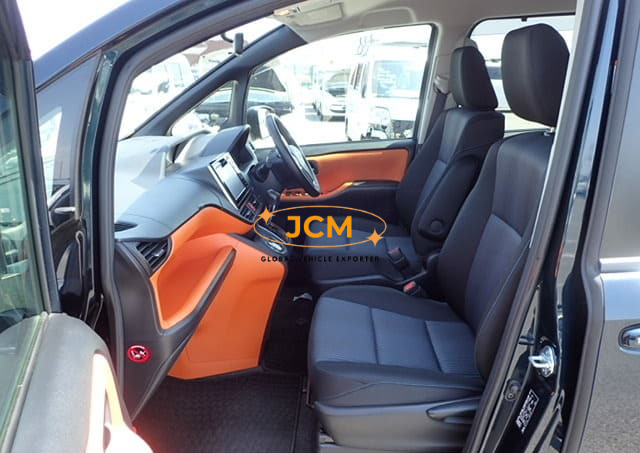 
								2014 TOYOTA VOXY ZS full									