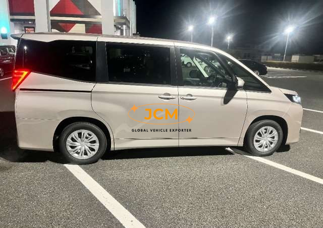 
								2025 TOYOTA NOAH 6AA-ZWR90W full									