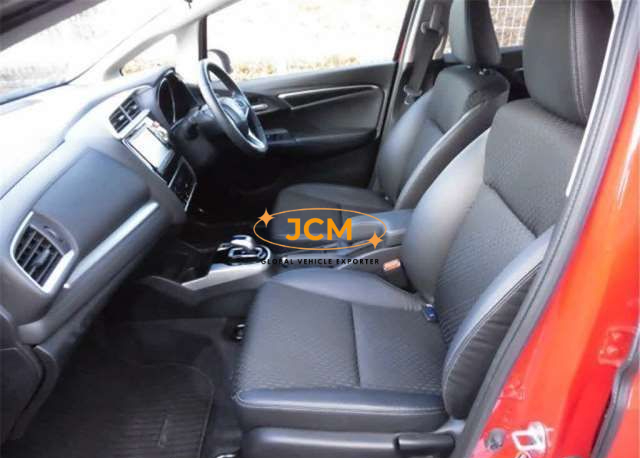 
								2016 HONDA FIT HYBRID DAA-GP5 full									