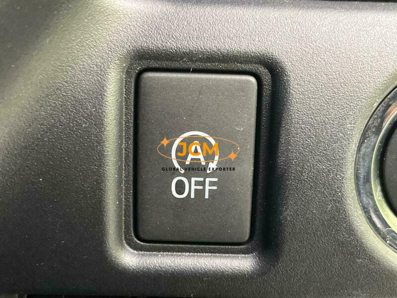 
								2021 TOYOTA VOXY ZRR80W full									